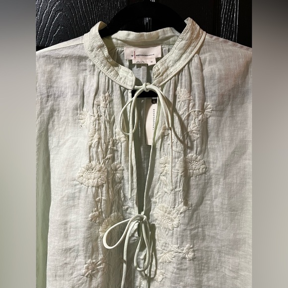 NEW Anthropologie Embroidered Linen Blouse NWT - Picture 3 of 9